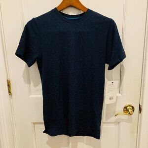 RHONE NWT Shirt Mens S Small Short Sleeve Athletic Tee